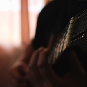 雷狮顶安迷修的生育
